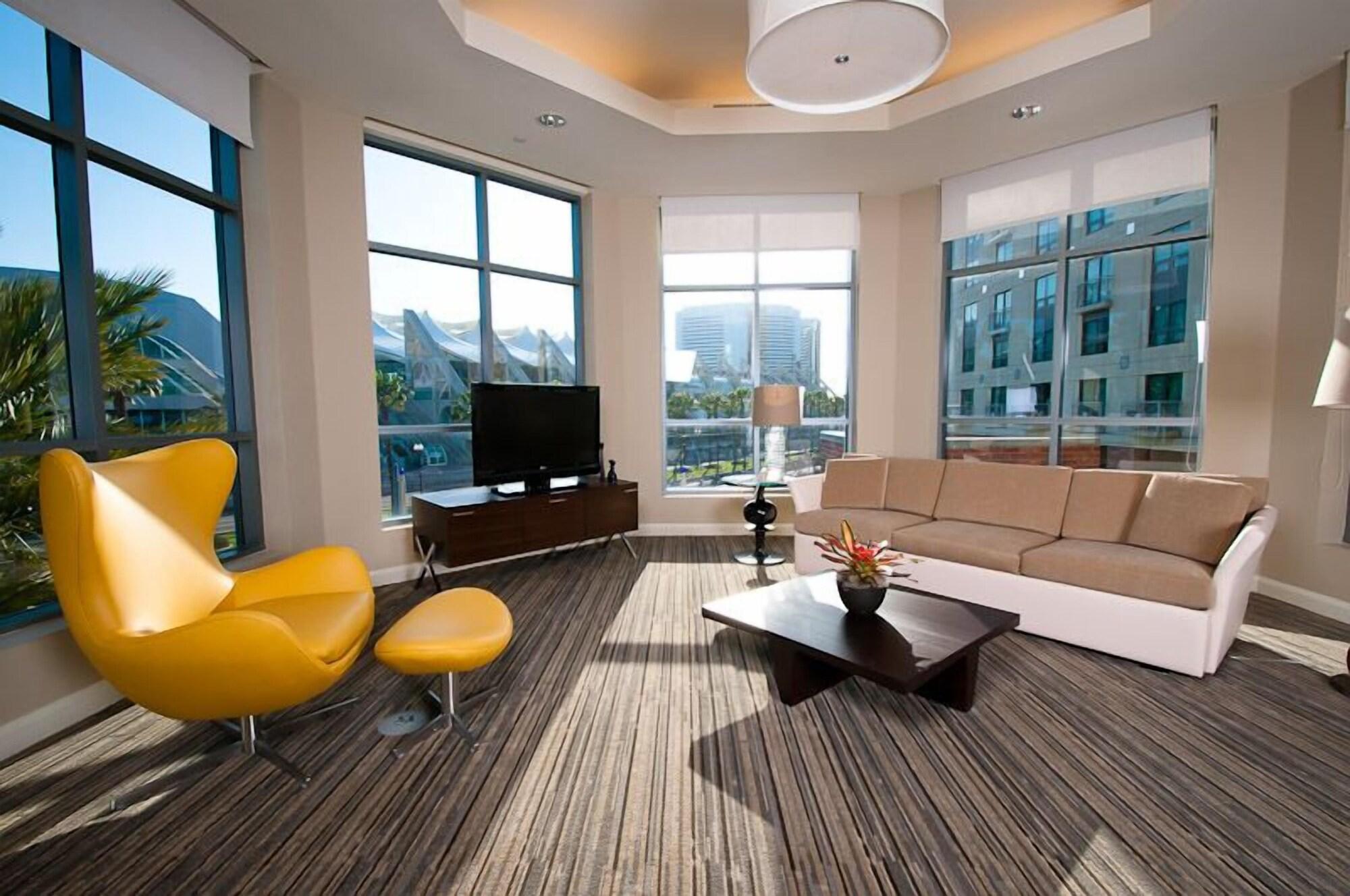 Hilton Gaslamp Quarter Hotel 4*