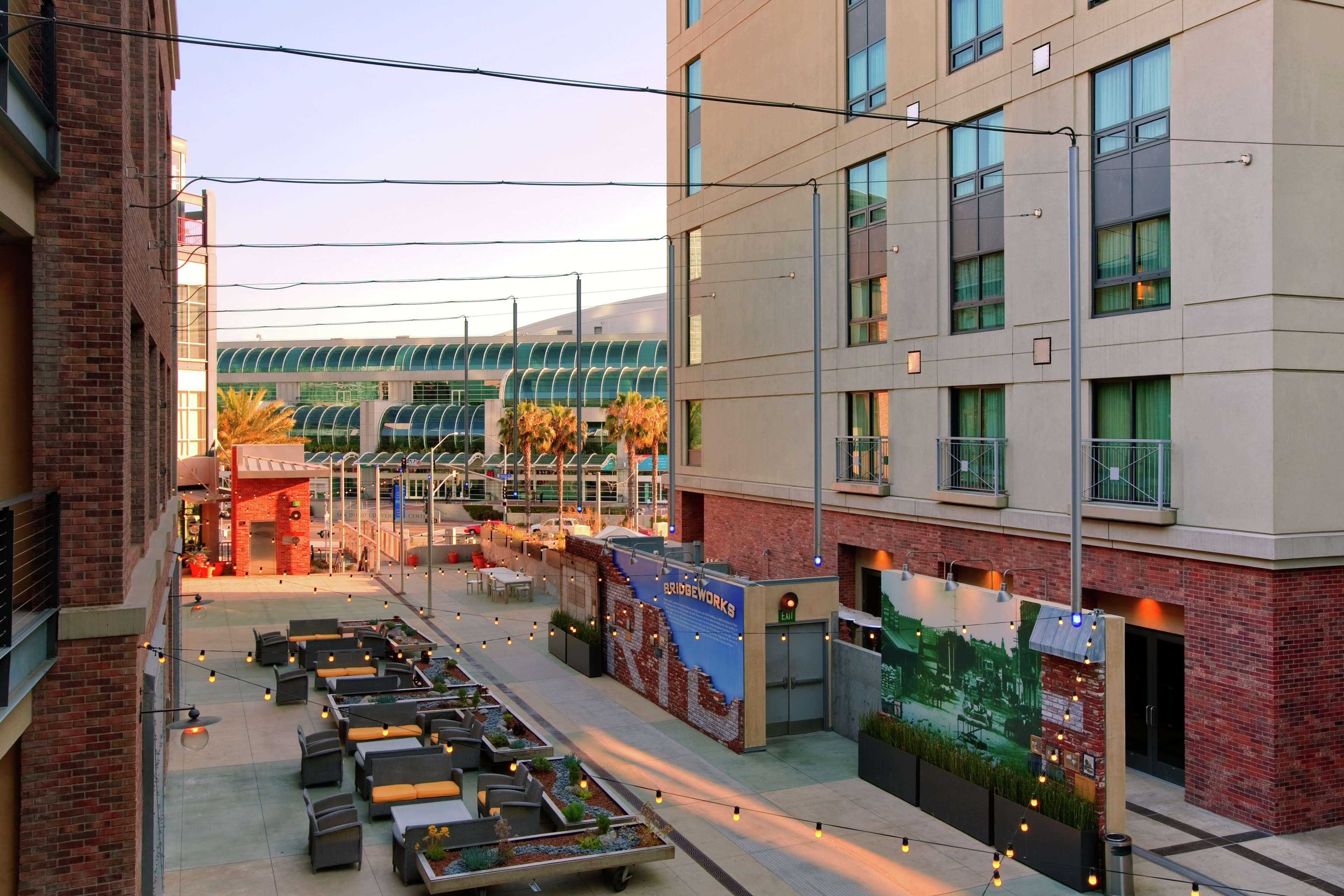 Hilton Gaslamp Quarter 4*