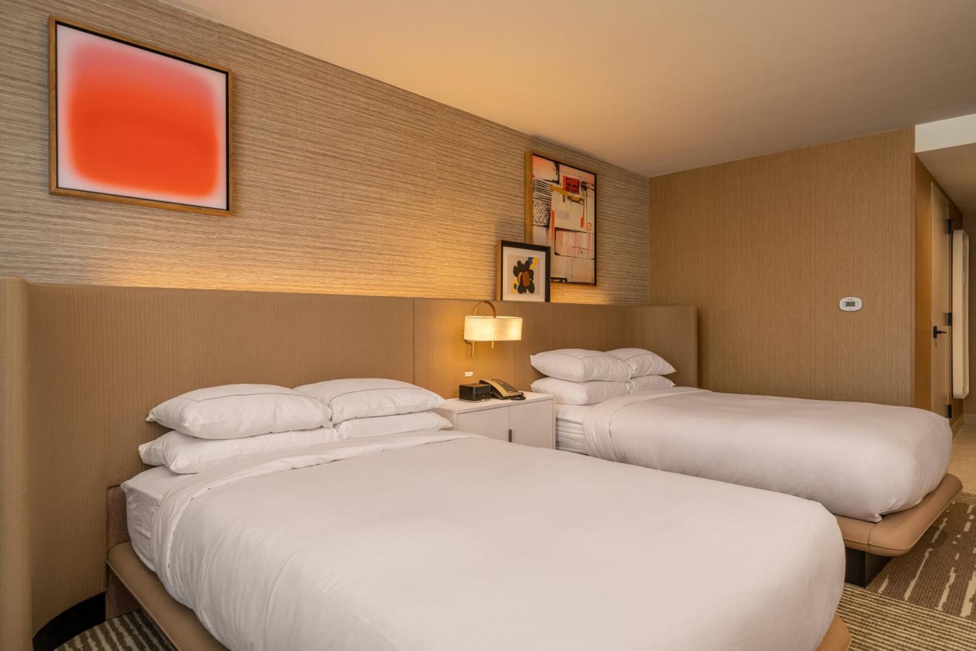 Hilton Gaslamp Quarter 4*