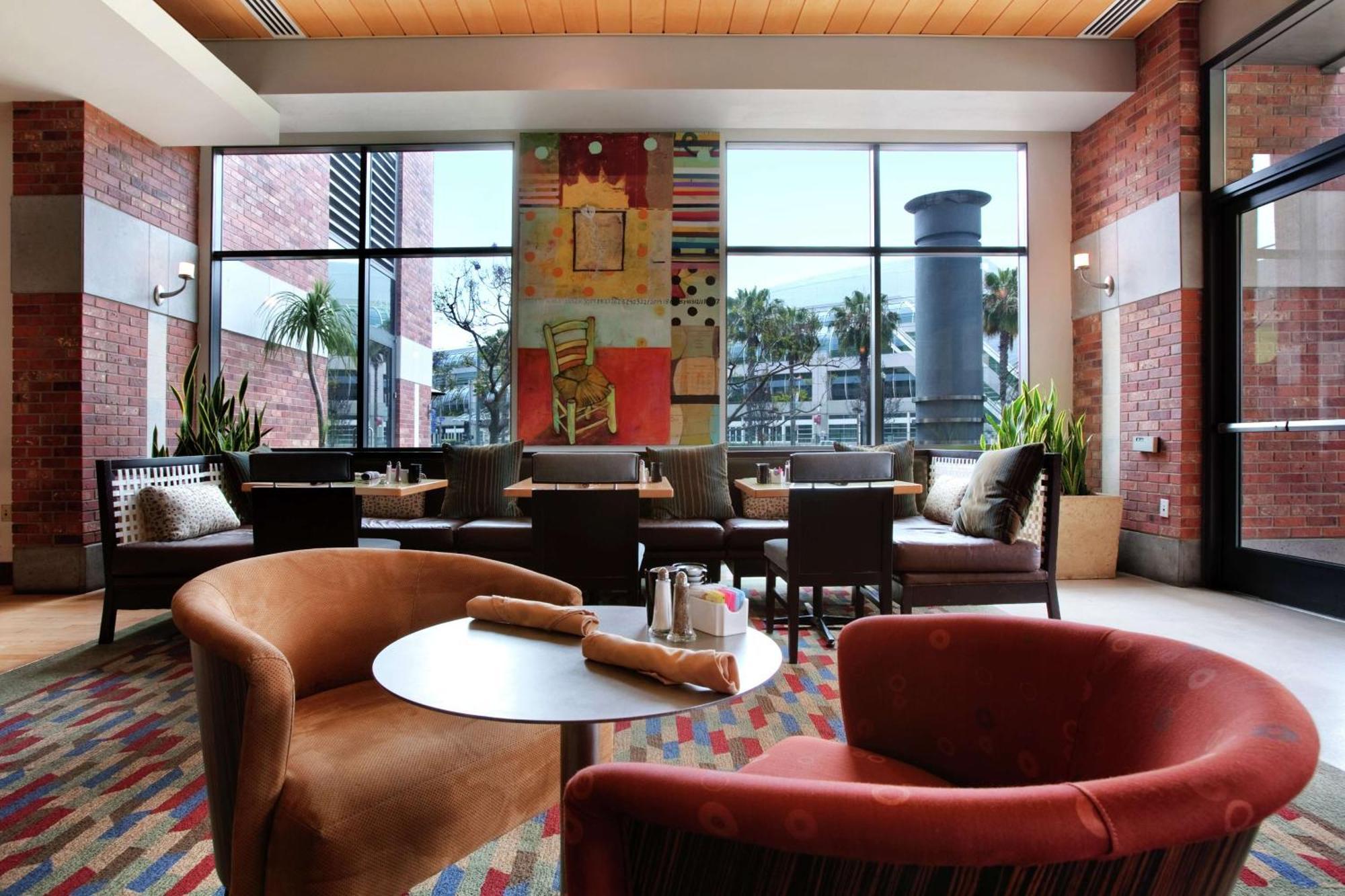 Hilton Gaslamp Quarter 4*