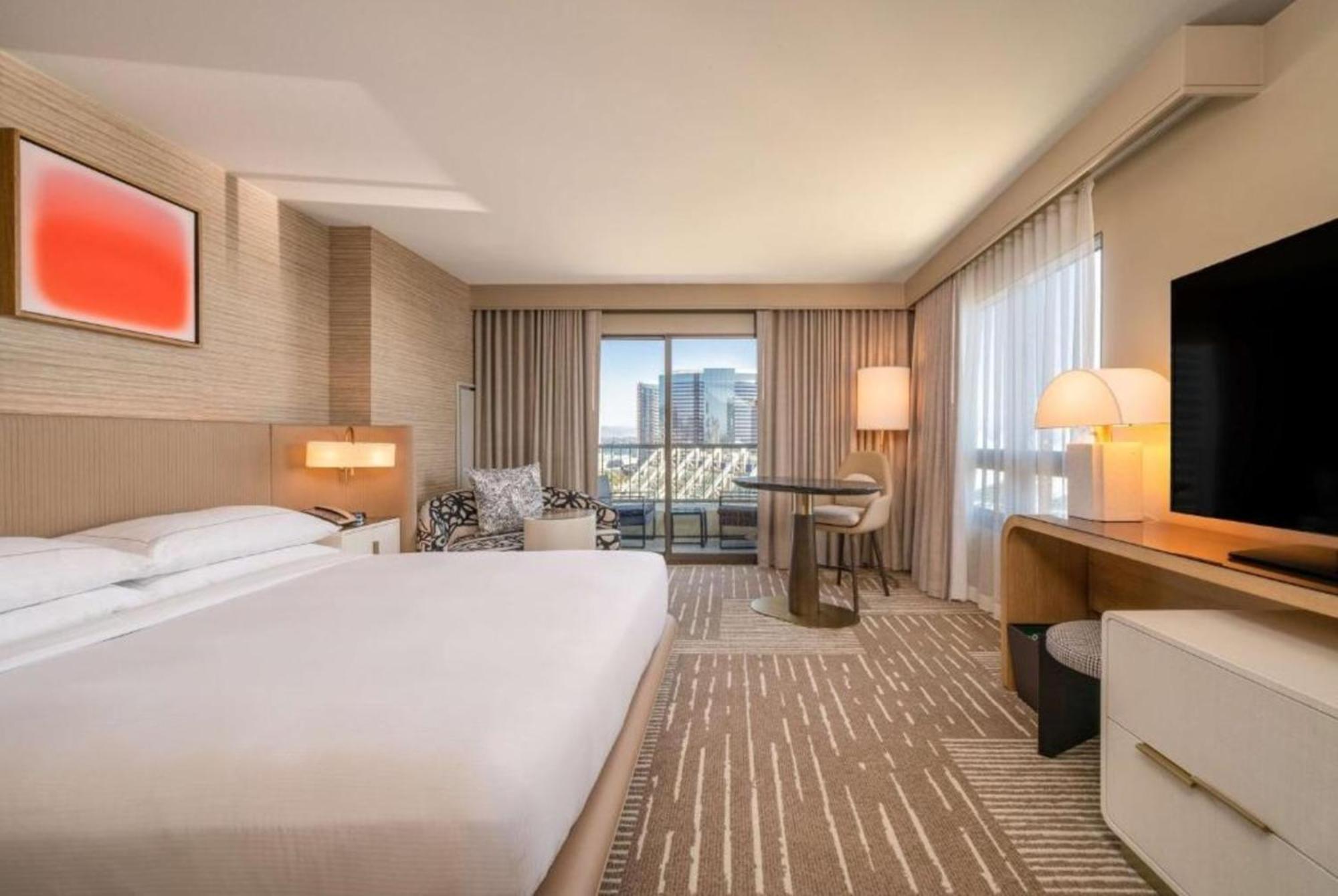 Hotel Hilton Gaslamp Quarter 4*